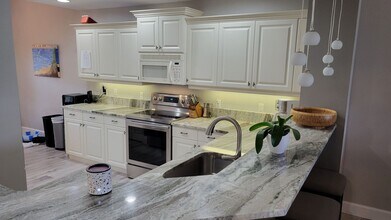 5687 Key Largo Ct in Bradenton, FL - Building Photo - Building Photo