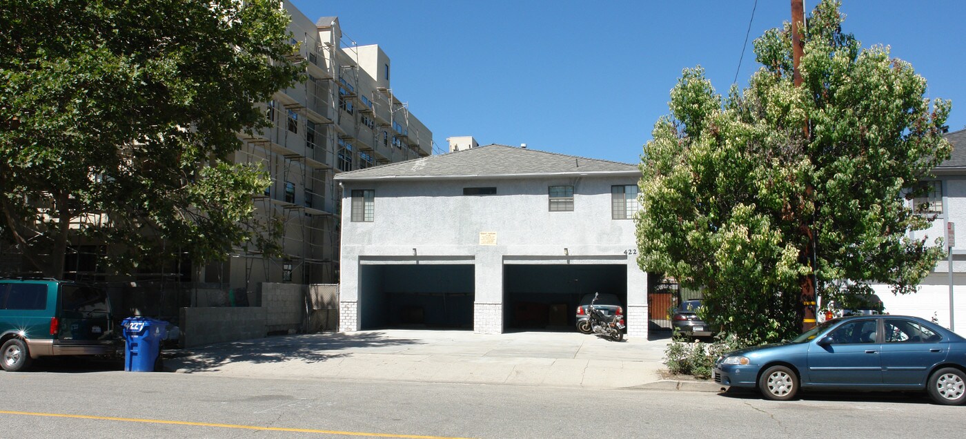 4227 Dixie Canyon Ave in Sherman Oaks, CA - Building Photo