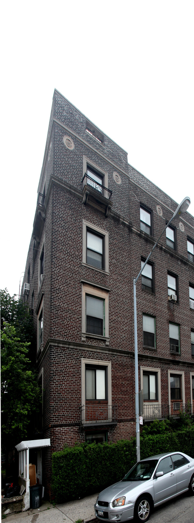 119-14 Union Tpke in Forest Hills, NY - Building Photo - Building Photo