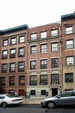 317 W 75th St in New York, NY - Building Photo - Building Photo