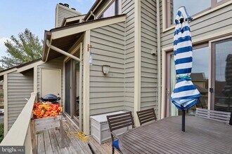 11218 Harbor Ct in Reston, VA - Building Photo - Building Photo