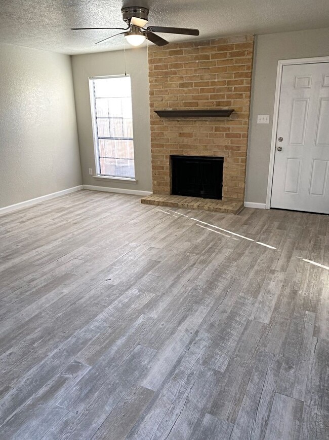 7866 Gladys Ave in Beaumont, TX - Building Photo - Building Photo