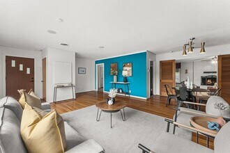 4330 Parkwood Rd in Austin, TX - Building Photo - Building Photo