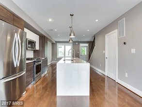 1335 Childress St NE in Washington, DC - Foto de edificio - Building Photo