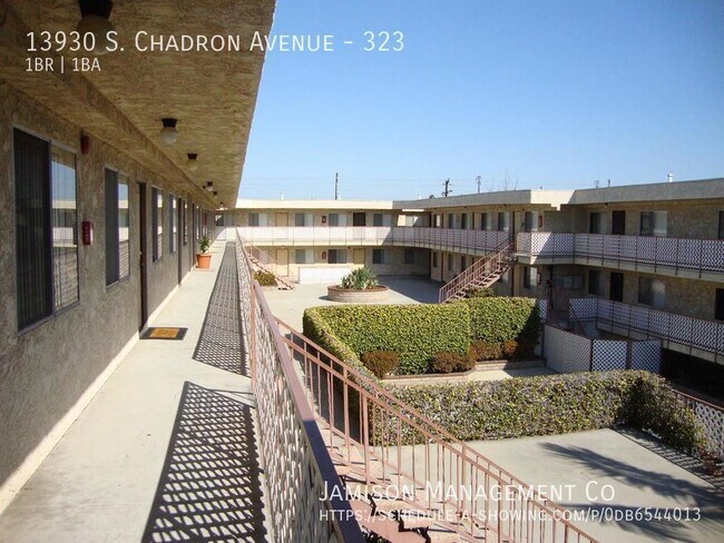 13930 S Chadron Ave in Hawthorne, CA - Building Photo - Building Photo
