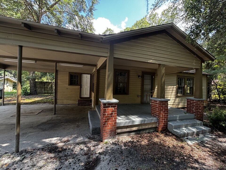 704 N Main St in Hinesville, GA - Building Photo