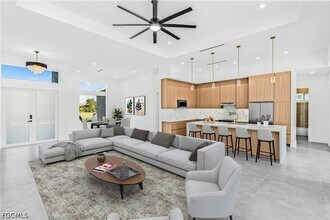 512 NW 35th Pl in Cape Coral, FL - Building Photo - Building Photo