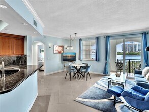 3255 NE 184th St, Unit # 12406 in Aventura, FL - Building Photo - Building Photo