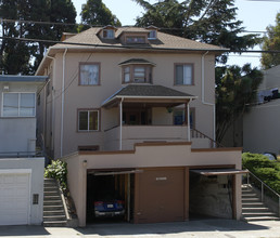 320 Oakland Ave in Piedmont, CA - Building Photo - Building Photo