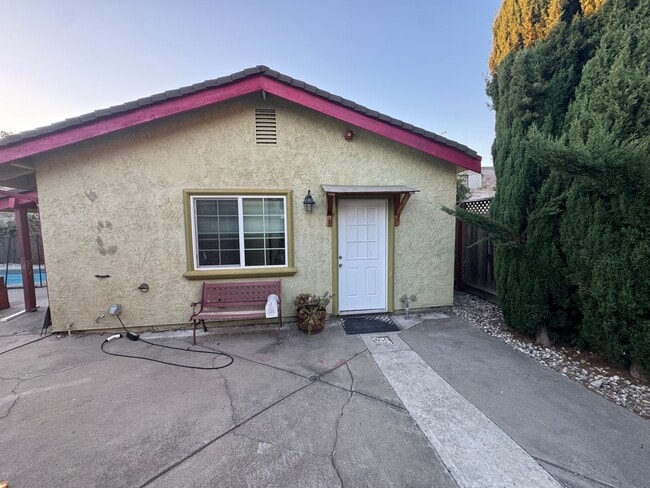 property at 42939 Nido Ct