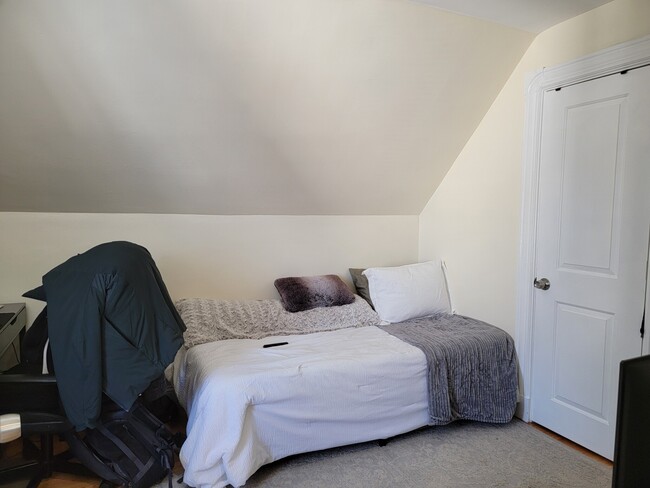 15 Windsor Rd, Unit 3 in Somerville, MA - Building Photo - Building Photo