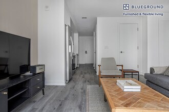 949 First St SE in Washington, DC - Building Photo - Building Photo