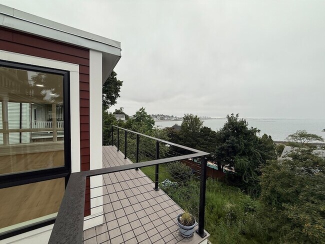 50 Cliff Ave, Unit 1 in Winthrop, MA - Building Photo - Building Photo