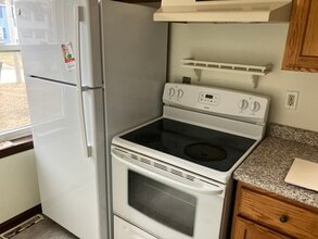 37 Lawn St in Attleboro, MA - Building Photo - Building Photo