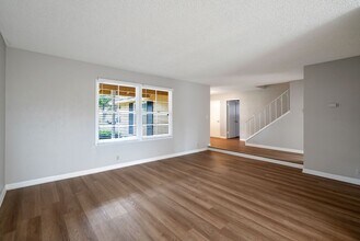 13527 Edgefield St in Cerritos, CA - Building Photo - Building Photo