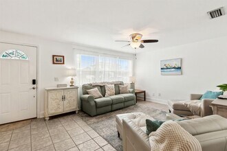 729 N Fletcher Ave in Fernandina Beach, FL - Building Photo - Building Photo