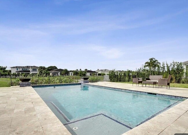 6804 N Stillwater Shores Dr in Davie, FL - Foto de edificio - Building Photo