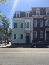 172 Bunker Hill St, Unit 1 in Boston, MA - Foto de edificio - Building Photo