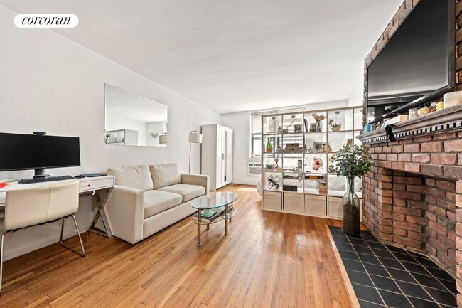 property at 250 W 15th St