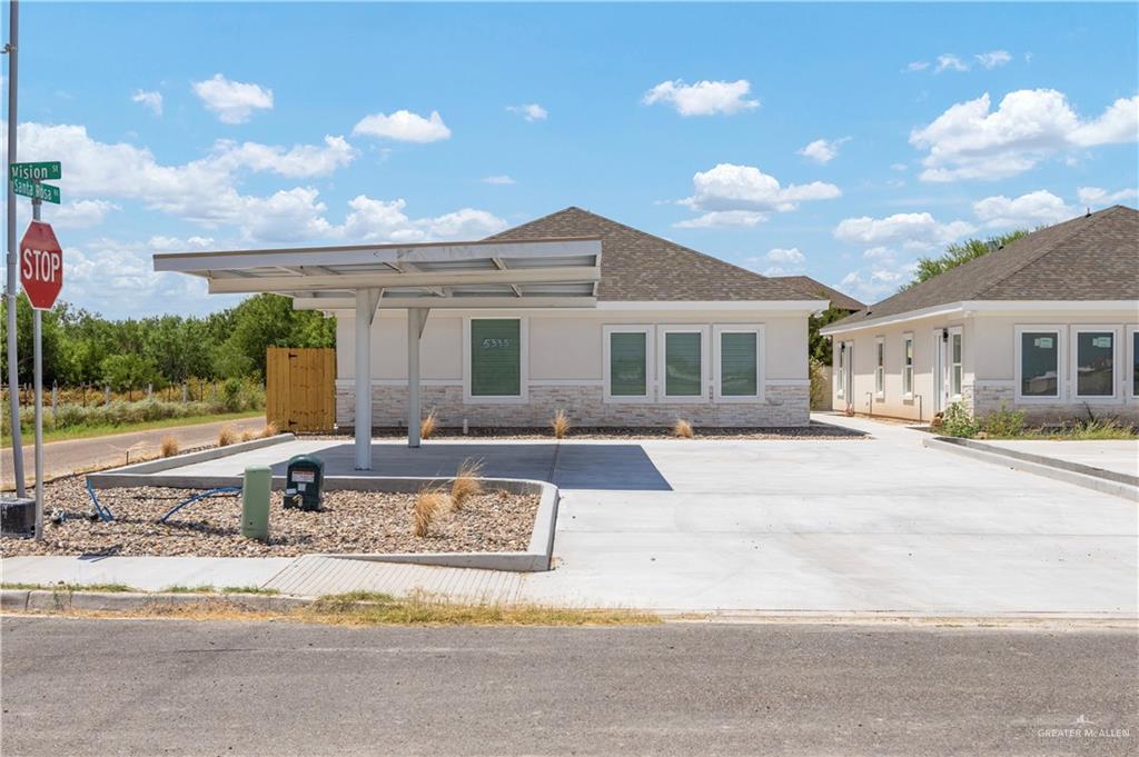 7 7th St in Rio Grande City, TX - Building Photo
