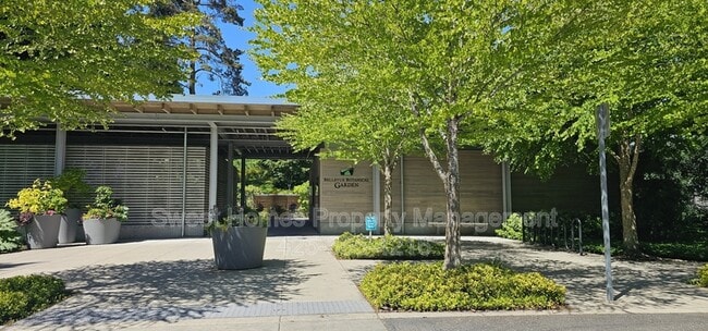 12107 NE Bel Red Rd in Bellevue, WA - Building Photo - Building Photo