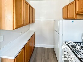 1610 W Sunnyside Ave in Chicago, IL - Building Photo