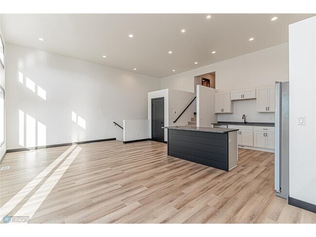 6733 67th Ave S in Horace, ND - Foto de edificio - Building Photo