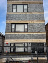 2127 W 18th St in Chicago, IL - Building Photo