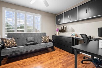 8566 W Cinnabar Ave in Peoria, AZ - Foto de edificio - Building Photo