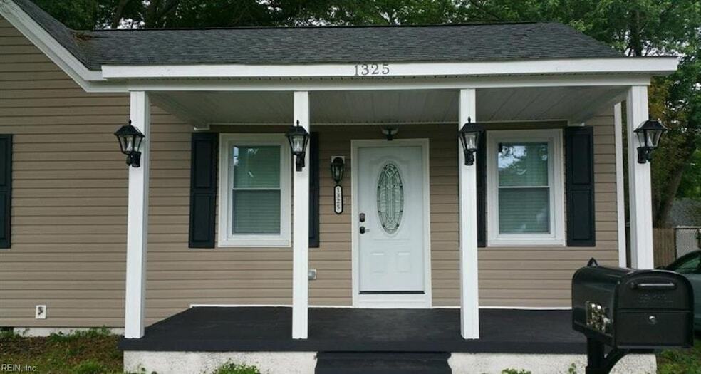 1325 W Little Creek Rd in Norfolk, VA - Building Photo
