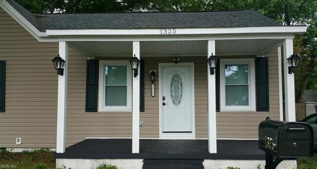 property at 1325 W Little Creek Rd