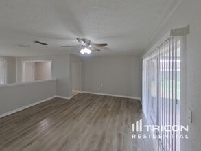 114 Jeffrey Dr in Brandon, FL - Building Photo - Building Photo