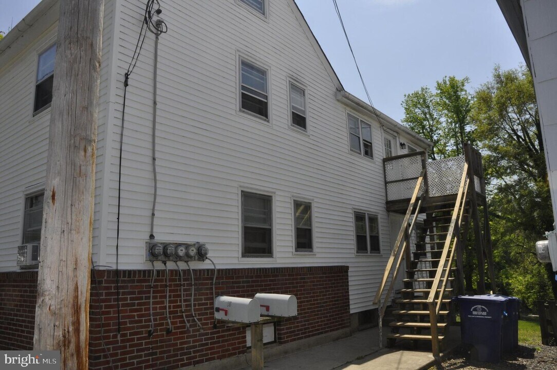 15 Mary St in Pemberton, NJ - Building Photo