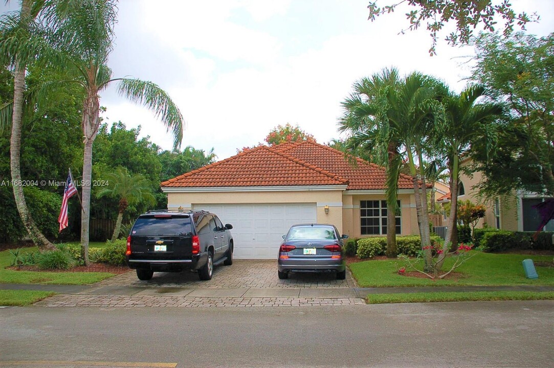 9148 Magnolia Ct in Davie, FL - Foto de edificio