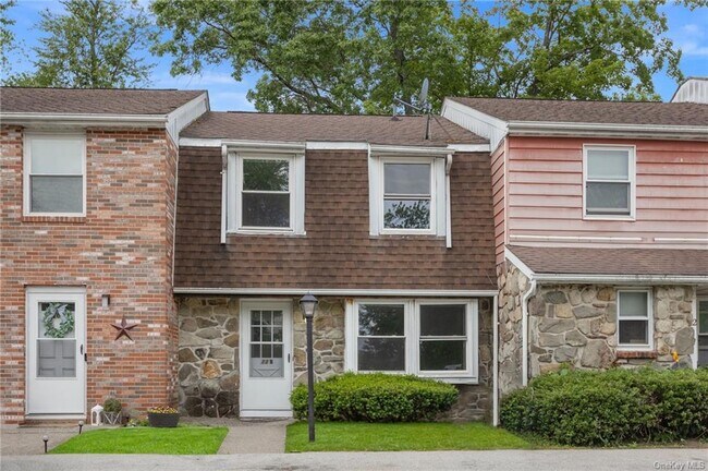 500 NY-299-Unit -11 in Highland, NY - Building Photo - Building Photo