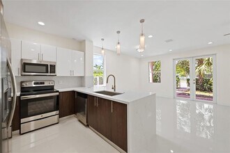 1434 SW 4th Ave in Fort Lauderdale, FL - Foto de edificio - Building Photo