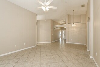 16623 Rising Star Dr in Clermont, FL - Foto de edificio - Building Photo