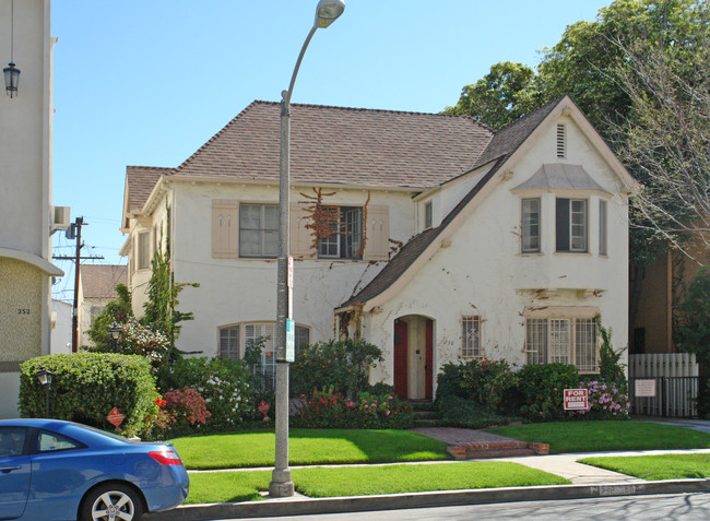 256 S Reeves Dr in Beverly Hills, CA - Building Photo - Building Photo