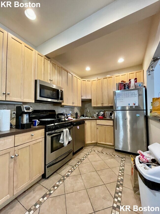 27 Saint Lukes Rd in Boston, MA - Building Photo - Building Photo
