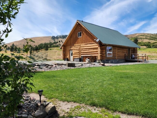 property at 61468 Blackhawk Trail Ln