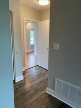 153 Thierman Ln in St Matthews, KY - Foto de edificio - Building Photo