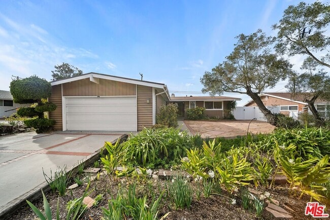 property at 27041 Whitestone Rd