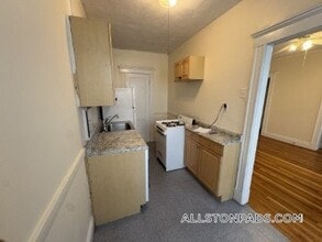 33 Walbridge St in Brookline, MA - Building Photo - Building Photo