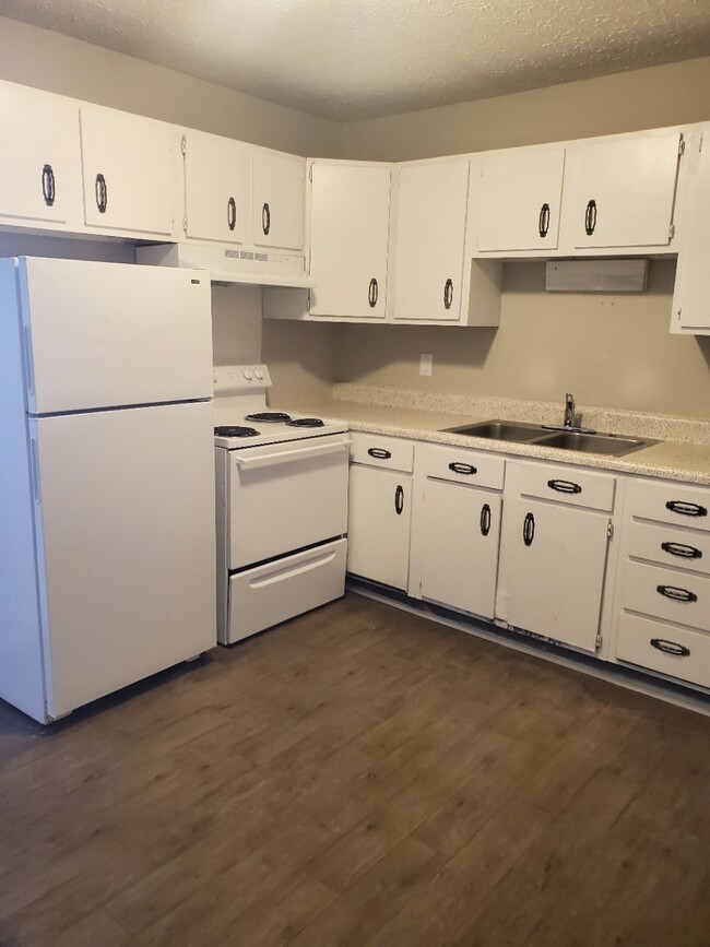 Rand Sharp Lane Apartments in Knoxville, TN - Building Photo - Building Photo