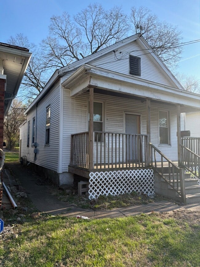 1022 West Adrian G. Hinton Avenue in Peoria, IL - Building Photo - Building Photo