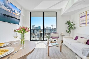 601 NE 1st Ave in Miami, FL - Building Photo