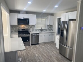 9360 Brentwood Dr in Mechanicsville, VA - Building Photo - Building Photo