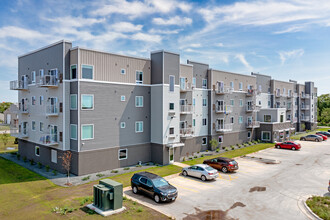 Deephaven Apartments in Monticello, MN - Building Photo - Building Photo