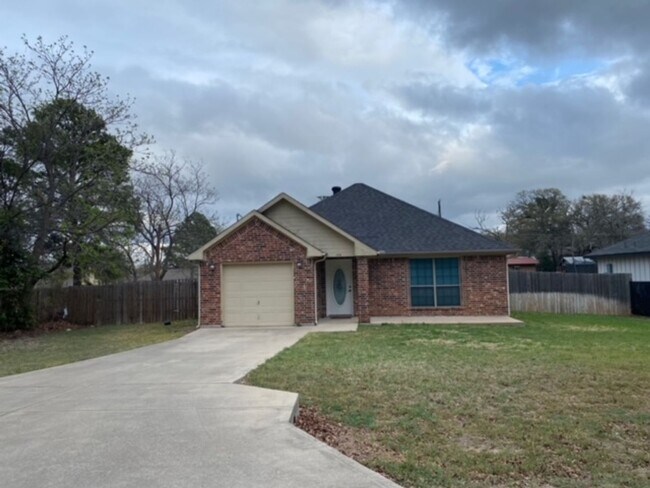property at 404 Maplewood St