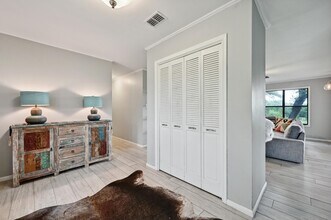 9209 Rock Way Dr in Austin, TX - Building Photo - Building Photo